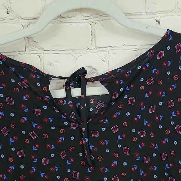 LOFT Petite Black Geo Floral Bell Sleeve Mixed Media Top Women's Blouse XSP - Picture 9 of 14